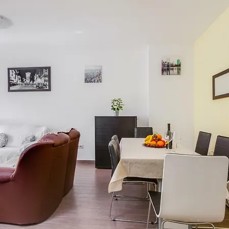 Apartment Nova *