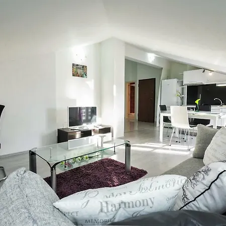 Nova Apartment Split